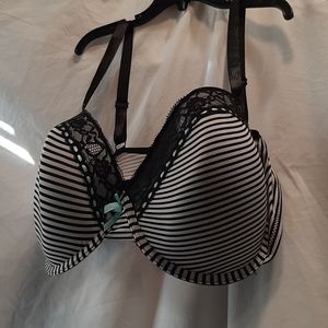 BODY EMBRACE Lingerie